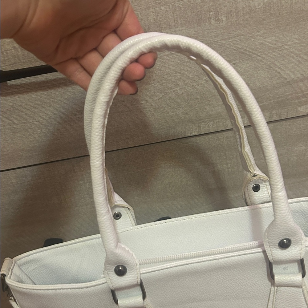 Guess Vintage Elegant White large Handbag / Tote Book Bag purse Faux Leather - Picture 8 of 14